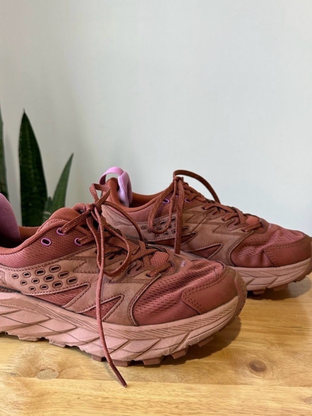 Hoka Anacapa Breeze Low Hiking Sneakers in Baked Clay / Cork